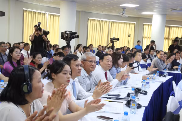 Hội thảo có sự tham gia của các diễn giả đến từ Việt Nam và quốc tế.