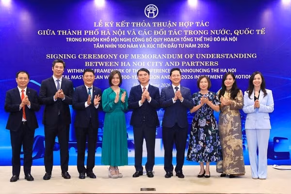 Phó Chủ tịch UBND TP Hà Nội Nguyễn Xuân Lưu dự Lễ ký kết Biên bản ghi nhớ hợp tác giữa Sở Tài chính với các ngân hàng. Ảnh: Lê Hải