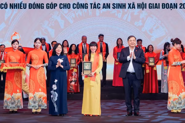 Đại diện Công ty Yến sào Khánh Hòa tại chương trình.