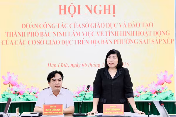 Bà Nguyễn Thị Ngọc, Phó Giám đốc Sở GD&ĐT thành phố Bắc Ninh phát biểu tại hội nghị.