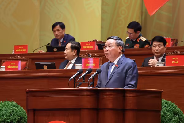 Phó Bí thư Thường trực Thành ủy Hà Nội Nguyễn Văn Phong tham luận tại Đại hội lần thứ XIV của Đảng. Ảnh: TTXVN.