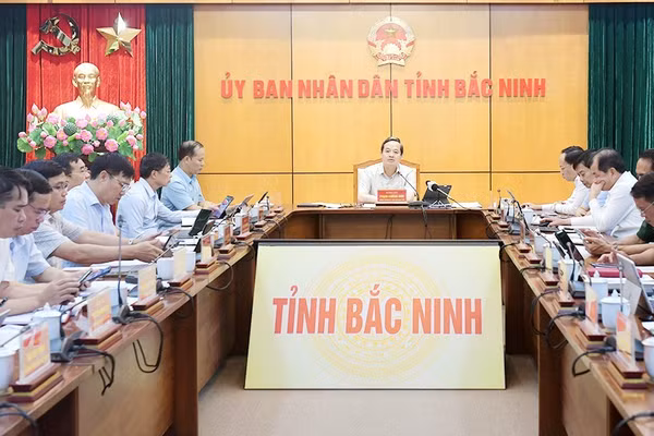 Quang cảnh phiên họp chuyên đề tháng 7 (lần 2). 