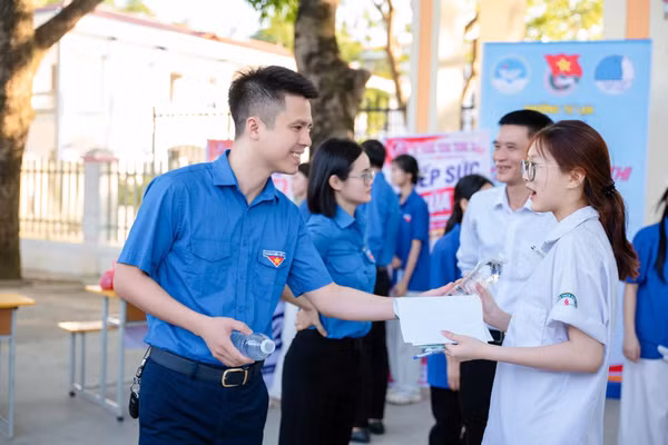 Thí sinh dự thi vào lớp 10 năm học 2026 - 2027. 