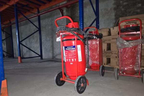 Bình chữa cháy nhãn hiệu DRAGON là hàng giả (Ảnh CAHN).