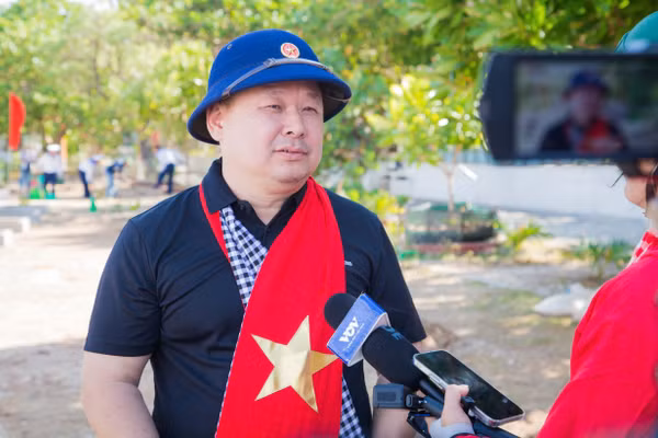 Thượng tá Chu Hải Công trong hành trình cùng Đoàn công tác MB HiGreen Trường Sa 2026 tại quần đảo Trường Sa.