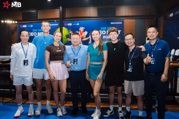 Đại biểu tham dự sự kiện.