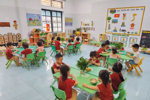 Bắc Ninh tăng cường bảo đảm an toàn bữa ăn nội trú, bán trú