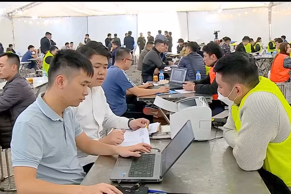 Đường dây giả danh "dịch vụ công" lừa đảo, chiếm đoạt gần 1.000 tỷ đồng.
