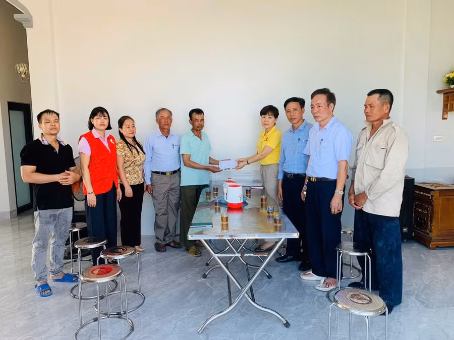 nguoi-dan-thiet-hai-nang-ne-sau-con-bao-bualoi10.jpg
