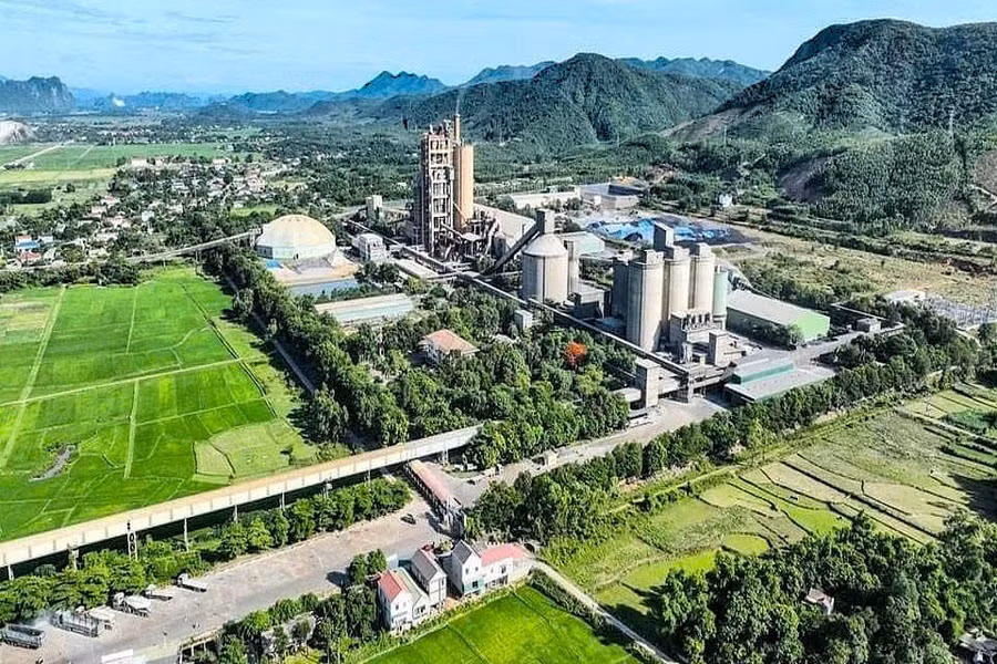 Toàn cảnh Nhà máy Xi măng Sông Gianh.