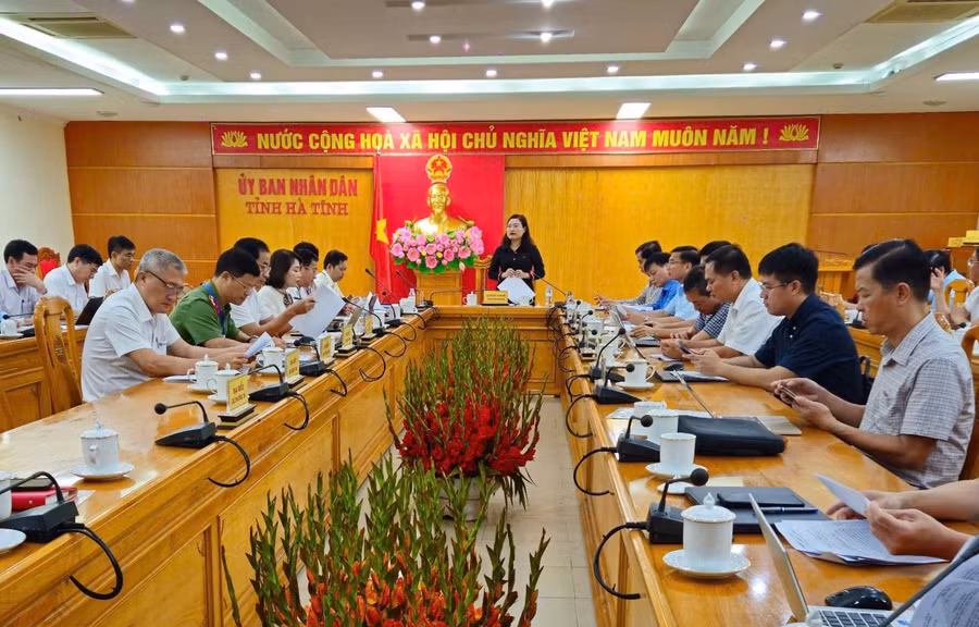 Bà Nguyễn Thị Nguyệt - Phó Chủ tịch UBND tỉnh, Trưởng Ban Chỉ đạo các kỳ thi - chủ trì hội nghị.