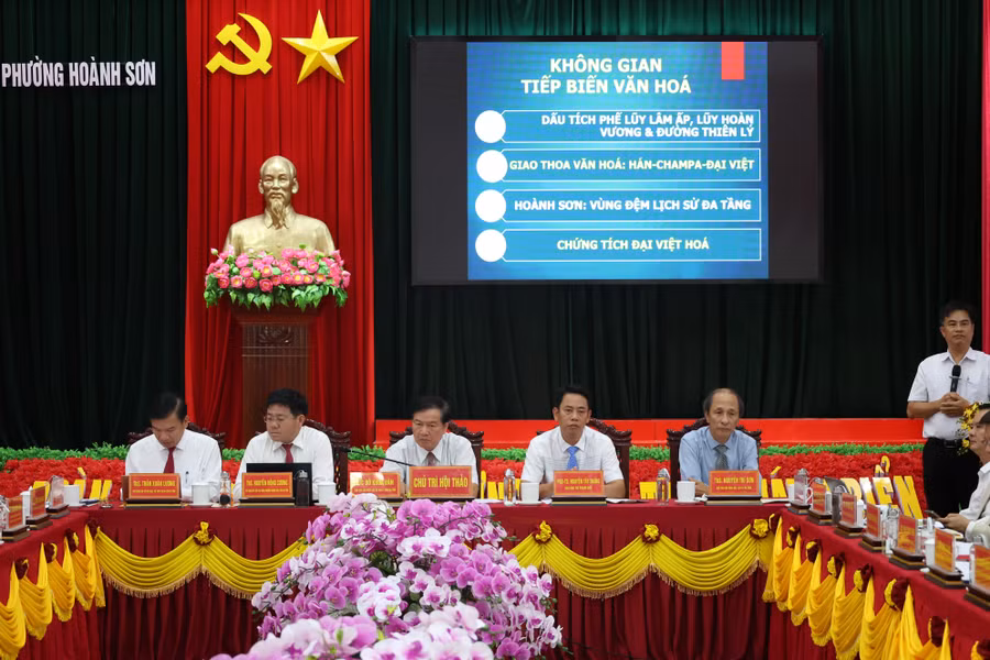 Hội thảo khoa học “Hoành Sơn Quan - Đèo Ngang, những vấn đề về lịch sử và văn hoá”.