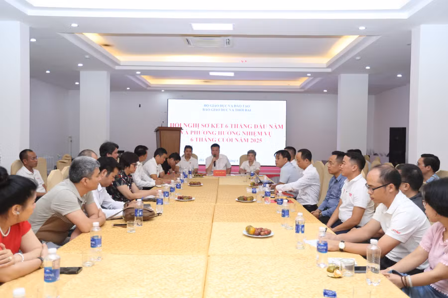 Toàn cảnh Hội nghị sơ kết 6 tháng đầu năm, triển khai nhiệm vụ 6 tháng cuối năm 2025 của Báo Giáo dục và Thời đại.