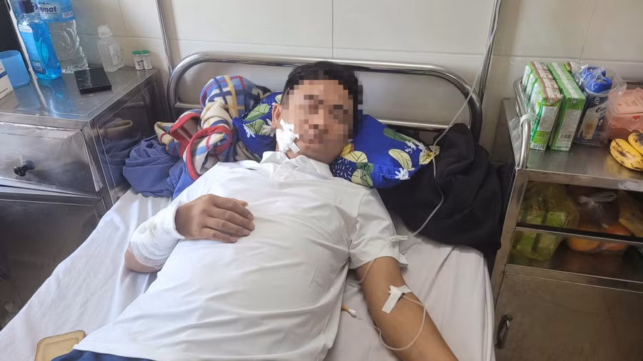 Nạn nhân đang được điều trị tại Bệnh viện Đa khoa Hà Tĩnh.
