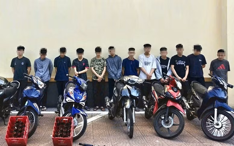 Nhóm đối tượng bị khởi tố. (Ảnh: Đ.K)