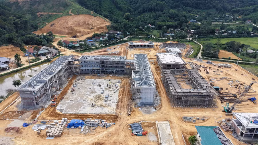 Hạng mục trọng yếu của các dự án trường liên cấp nội trú ở Hà Tĩnh đã dần hoàn thiện.