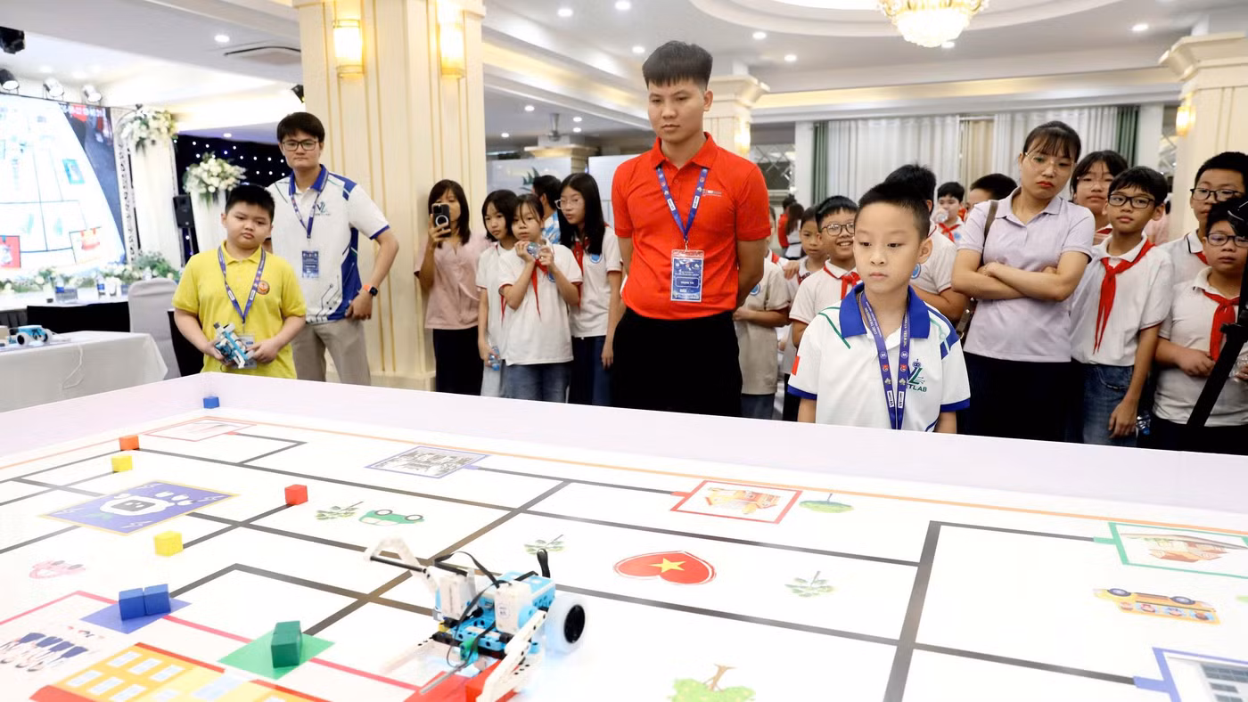 Màn tranh tài đầy kịch tính giữa các đội.