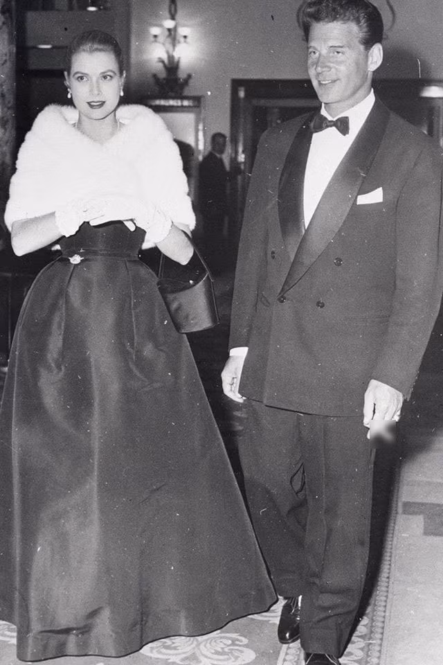 Nữ diễn viên huyền thoại Grace Kelly tại LHP 1955.