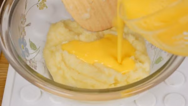 Cách làm bánh su kem dễ dàng bằng nồi chiên không dầu ảnh 4 Cách làm bánh su kem dễ dàng bằng nồi chiên không dầu ảnh 4