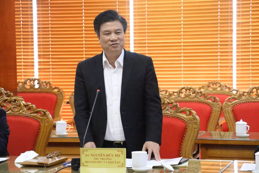 Thứ trưởng Nguyễn Hữu Độ phát biểu tại buổi làm việc.