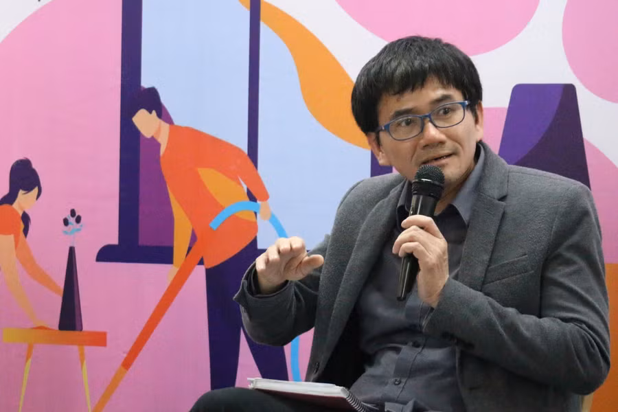 Ông Lê Quang Bình chia sẻ tại buổi tọa đàm.