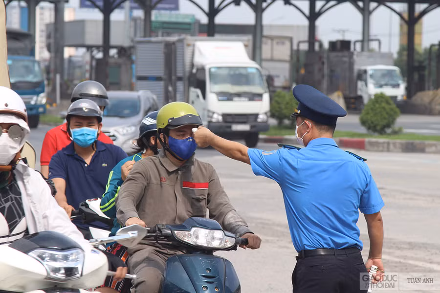 CDC Đồng Nai ra thông báo khẩn với những người từng đến BV Nhiệt Đới TPHCM từ ngày 20/5 đến 12/6, đang sống và làm việc trên địa bàn tỉnh. 