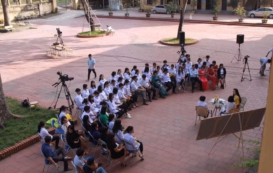 Một buổi sinh hoạt tập thể của học sinh Trường THPT Văn Giang.