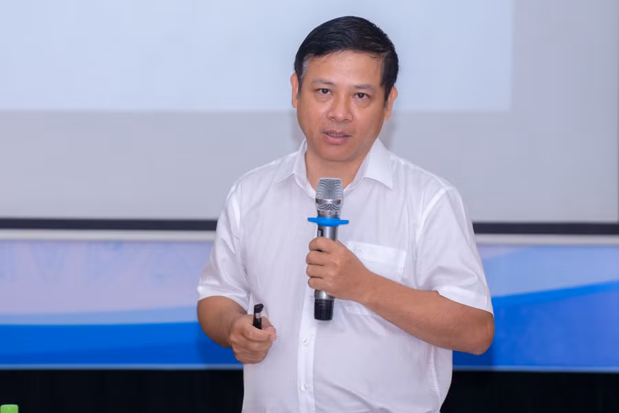 Cục trưởng Cục Công nghệ thông tin (Bộ GD&ĐT) Nguyễn Sơn Hải. Cục trưởng Cục Công nghệ thông tin (Bộ GD&ĐT) Nguyễn Sơn Hải.