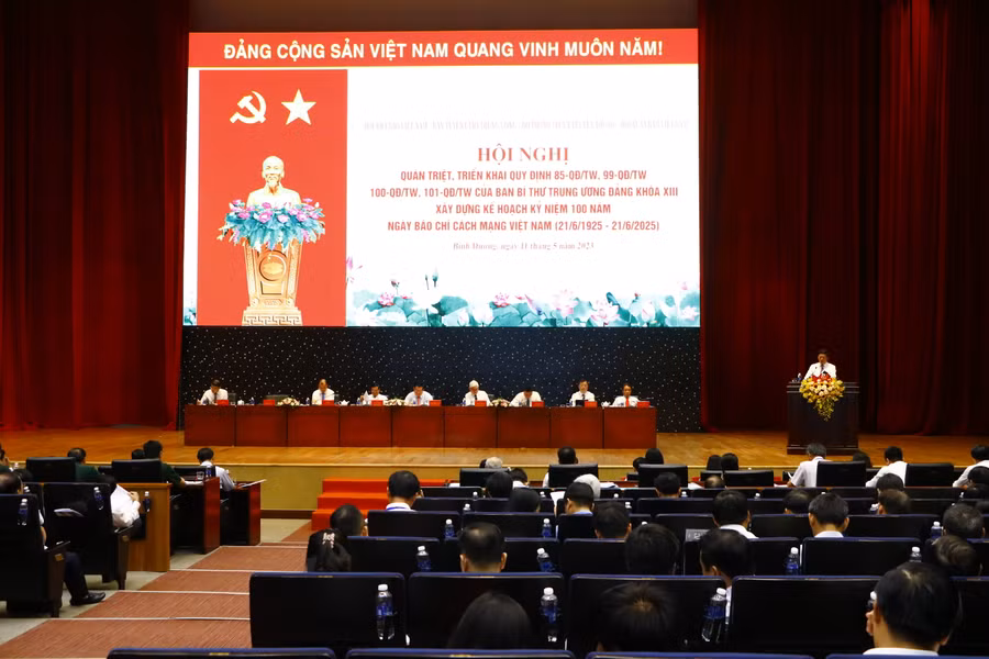 500 đại biểu của các tỉnh phía Nam về tham dự hội nghị.
