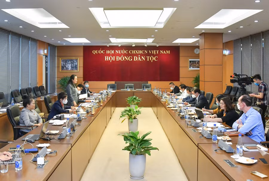 Buổi làm việc giữa Hội đồng Dân tộc và Bộ GD&ĐT.