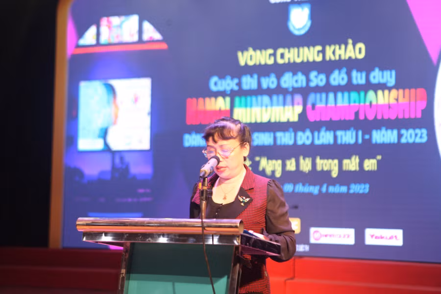 Bà Võ Thị Thanh Diệp, Phó Giám đốc phụ trách Cung Thiếu nhi Hà Nội phát biểu. Bà Võ Thị Thanh Diệp, Phó Giám đốc phụ trách Cung Thiếu nhi Hà Nội phát biểu.