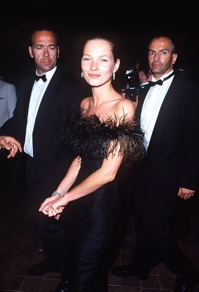 Bức ảnh của Kate Moss tại LHP Cannes 1998.