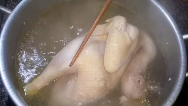 Chẳng vào bếp nhiều, Đặng Thu Thảo vẫn được khen đảm đang chỉ nhờ một món nổi tiếng xứ Hội, mọi người lưu gấp cách thực hiện - Ảnh 5.