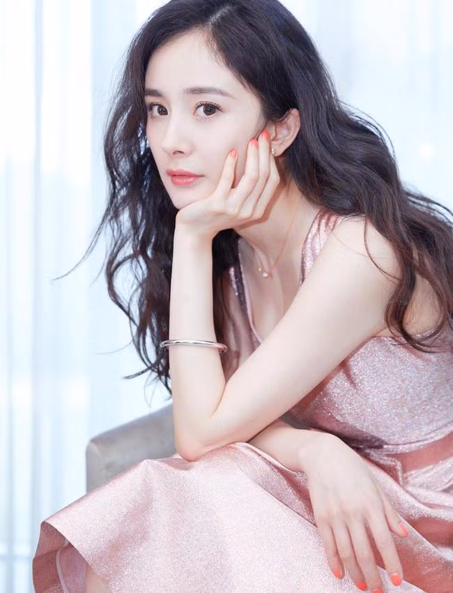 Lộ diện 5 mỹ nhân Hoa ngữ đình đám mà "thiếu gia khét tiếng" Vương Tư Thông không dám đắc tội ảnh 2