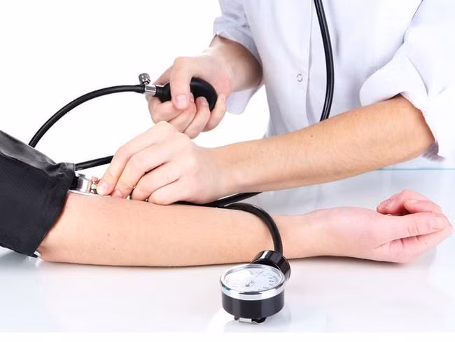 Bệnh mạch máu não có mối quan hệ rất lớn với huyết áp
