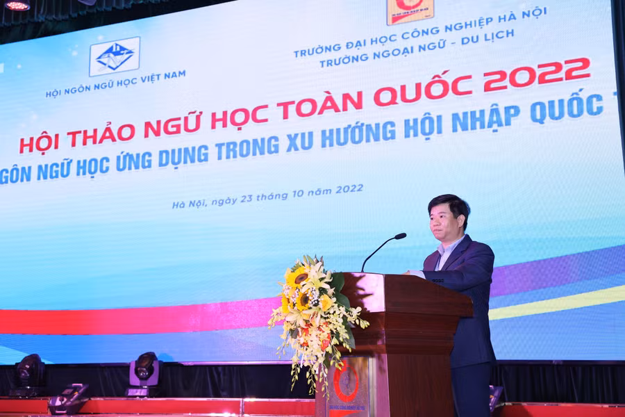 TS Hoàng Ngọc Tuệ, Hiệu trưởng Trường Ngoại ngữ - Du lịch, Đại học Công nghiệp Hà Nội.