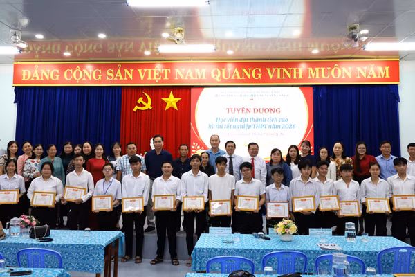 Quang cảnh lễ tuyên dương.