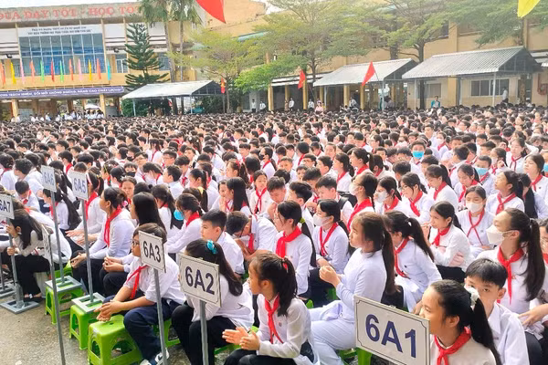 Học sinh Trường THPT Hồ Thị Kỷ, Cà Mau.