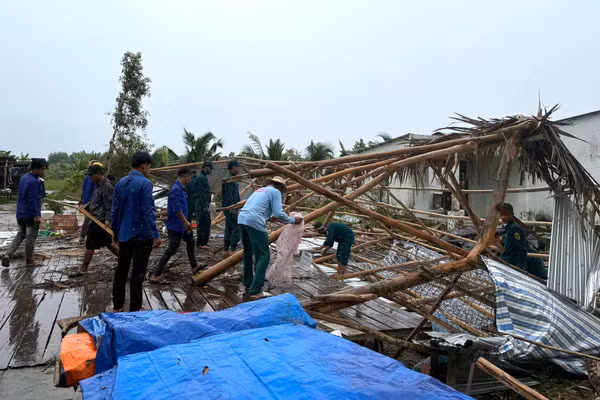 Một căn nhà bị sập.