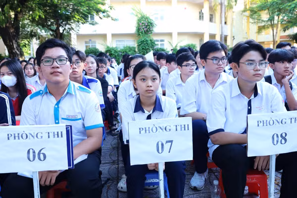 Hơn 1.200 học sinh ở Cà Mau tham gia kỳ thi tuyển sinh vào lớp 10 THPT chuyên