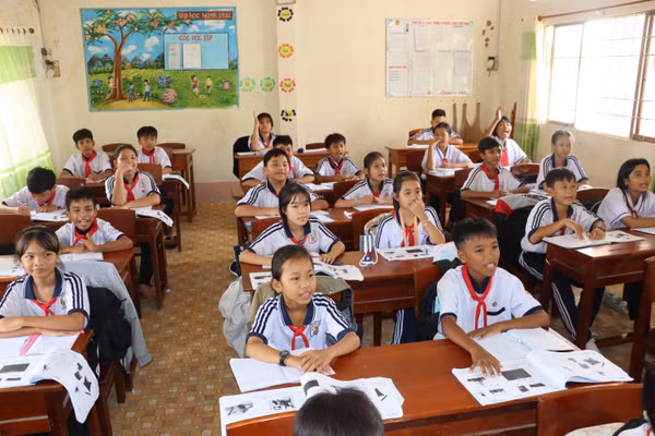 Một lớp học tại Trường PTDTNT THCS Danh Thị Tươi (Cà Mau).