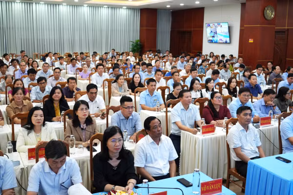 Đại biểu dự hội nghị.