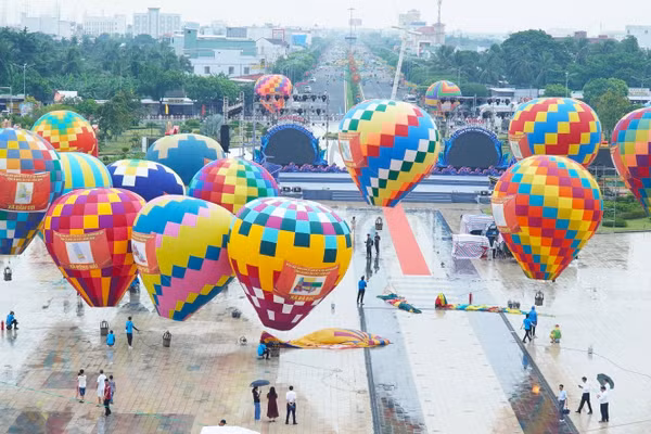 Quảng trường Hùng Vương - nơi diễn ra ngày hội Khinh khí cầu ở Cà Mau.