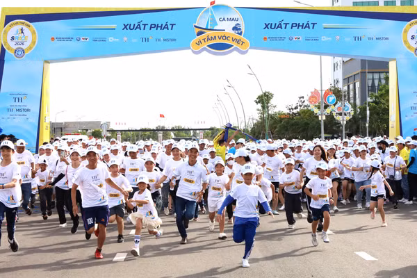 Vận động viên xuất phát chạy ở cự ly 1km.