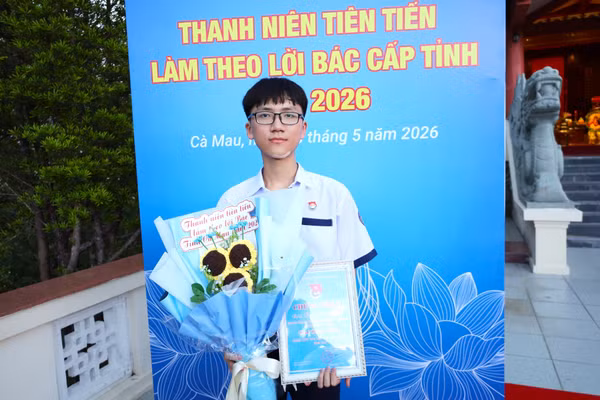 Trần Nhật Tân được tuyên dương "Thanh niên tiên tiến làm theo lời Bác" cấp tỉnh.