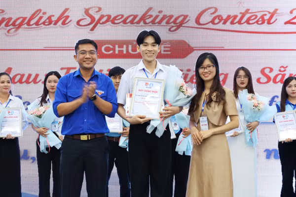 Ngô Cương - Sinh viên BDU Cà Mau xuất sắc giành giải Nhất cuộc thi (Ảnh QM).