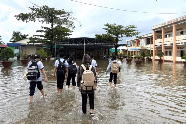 Nhiều trường học ở xã Khánh Bình, Cà Mau bị ngập.