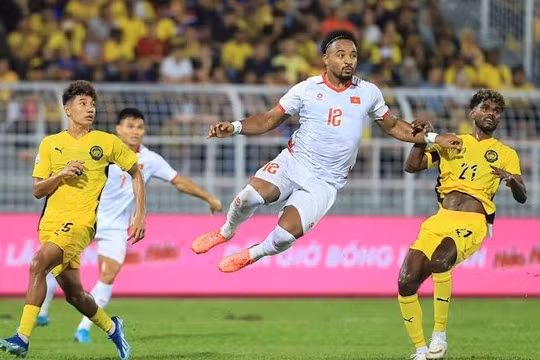 Tuyển Việt Nam thắng cách biệt Malaysia ở bán kết lượt đi ASEAN Cup 2026.