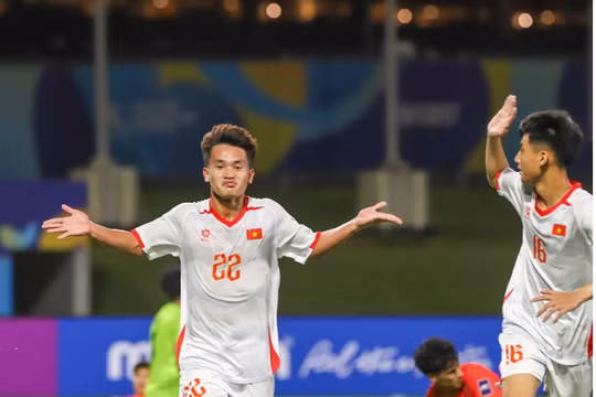 Đậu Quang Hưng lỡ hẹn U17 World Cup vì chấn thương.