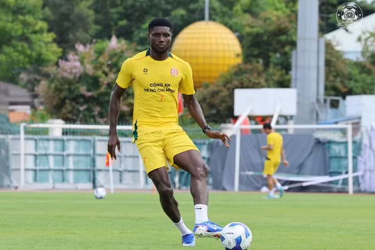 Olaha Mạnh Đức có cơ hội khoác áo tuyển Việt Nam ở ASIAN Cup.